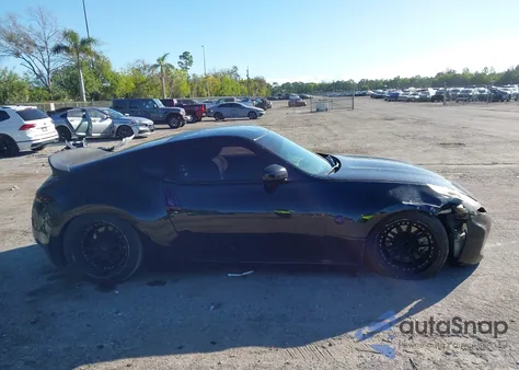 2018 Nissan 370Z z USA, uszkodzony, nr VIN JN1AZ4EH2JM571096